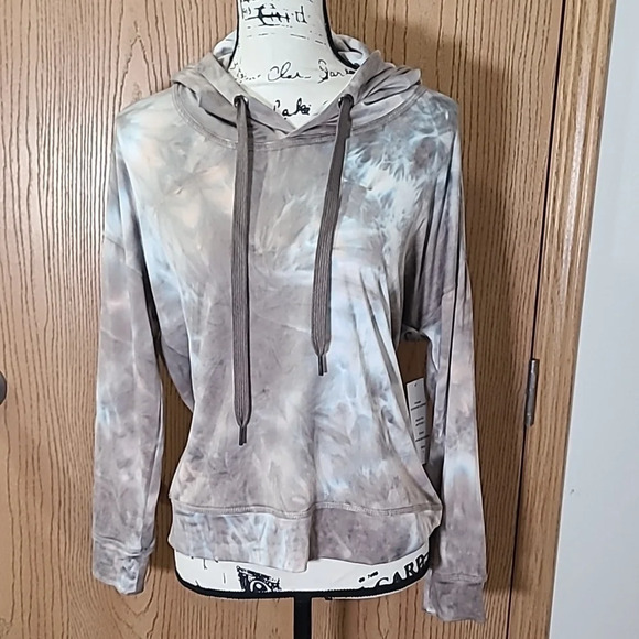 Sportelle Tops - NWT Sportelle tie dye print stretchy soft hoodie